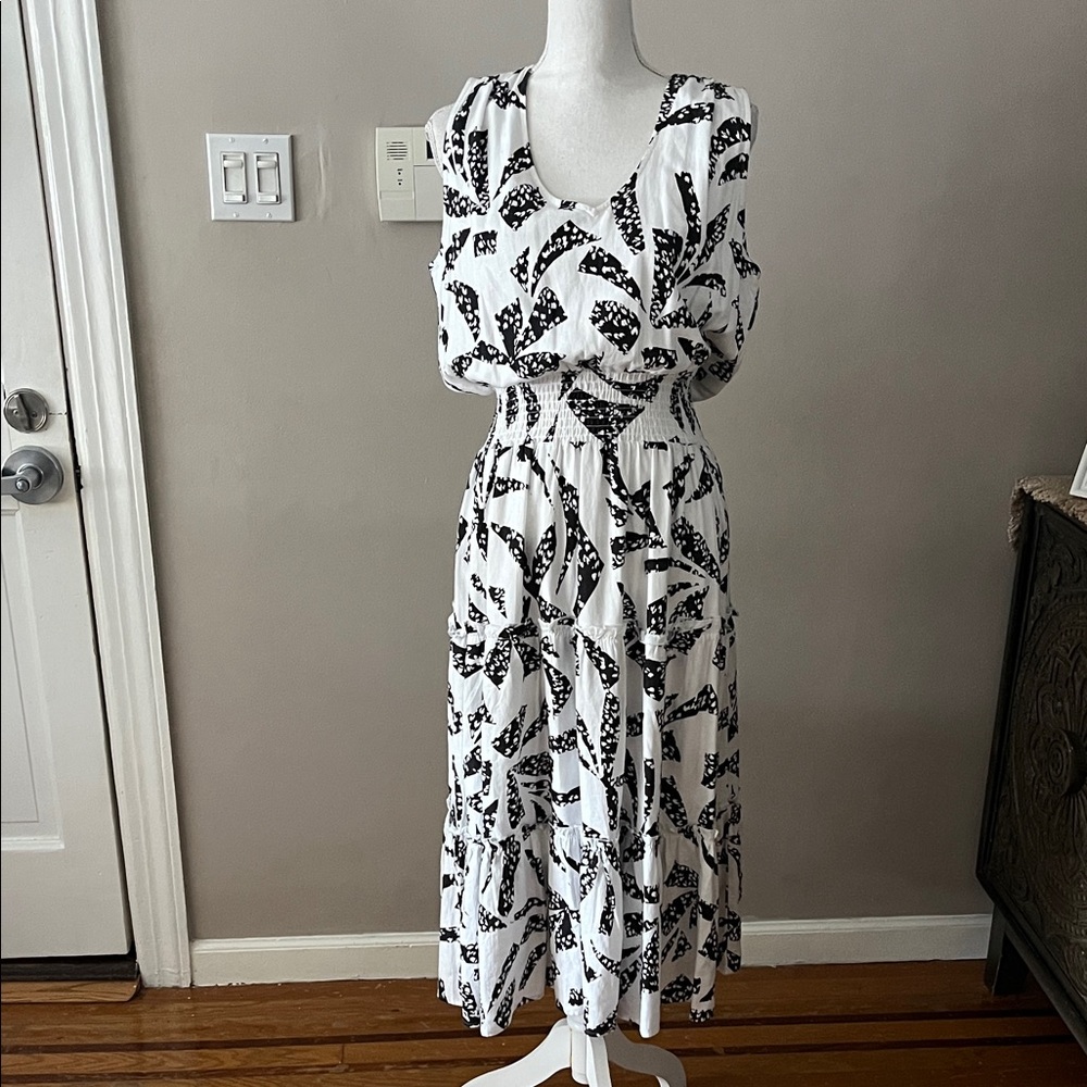 Velvet Heart Black and White Print Midi Dress